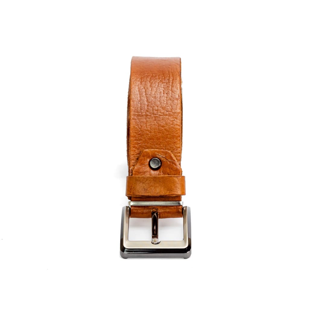 Classic Men’s Leather Belt – Genuine Tan Leather with Polished Silver Buckle, Durable Casual and Dress Belt for Everyday Wear, Stylish Accessory for Jeans, Chinos, and Formal Trousers