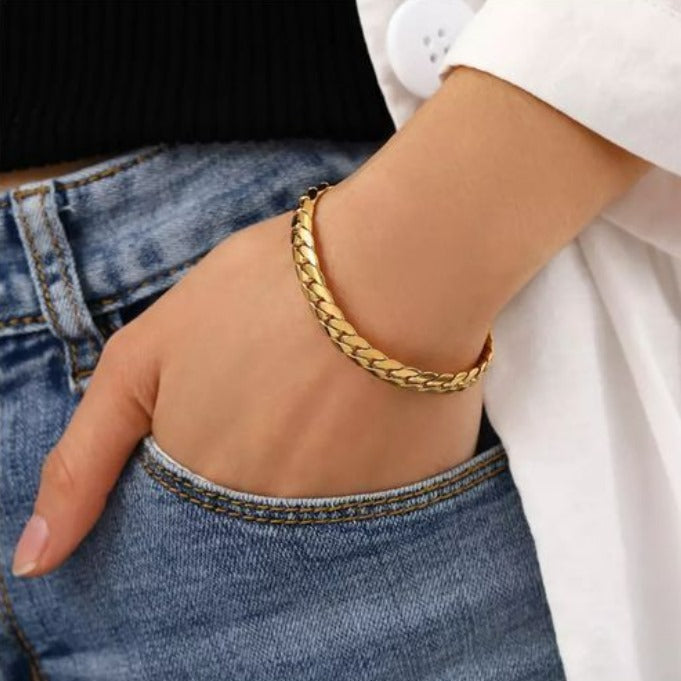 Gold Plated Chevron Chain Bracelet for Women – Elegant Herringbone Jewelry, Lightweight & Comfortable Adjustable Bracelet with Secure Clasp, Perfect Gift for Her